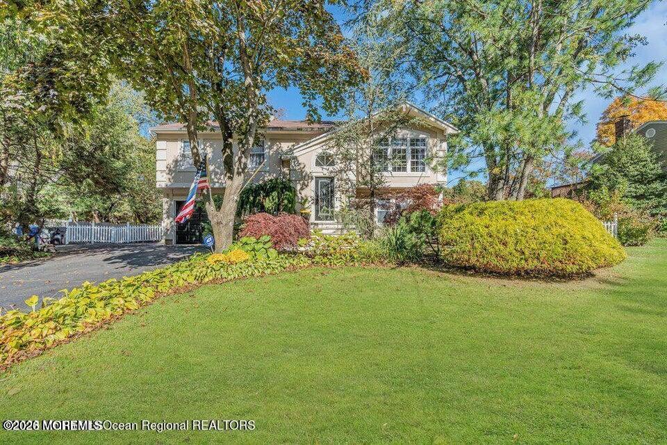 541 Frank Applegate Road Jackson, NJ 08527 - Photo 3 of 34 Front