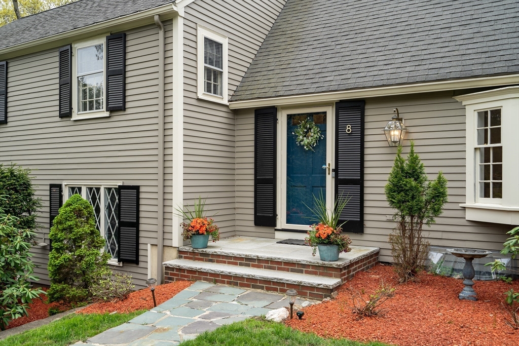 8 Hawthorne Road Winchester, MA 01890 - Photo 2 of 24