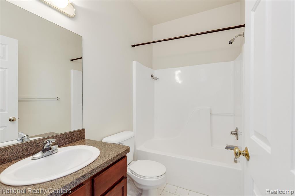 41582 Hamlet Lane, Unit 68 Novi, MI 48375 - Photo 15 of 26