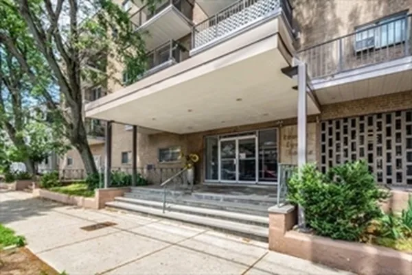 $3,000 | 121 Tremont Street, Unit B4, Boston, MA 02135