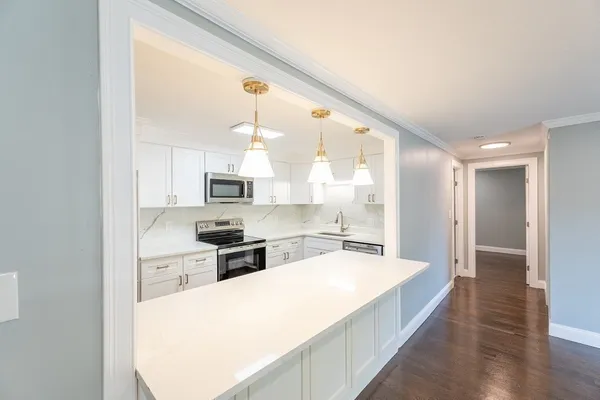 $3,000 | 121 Tremont Street, Unit B4, Boston, MA 02135