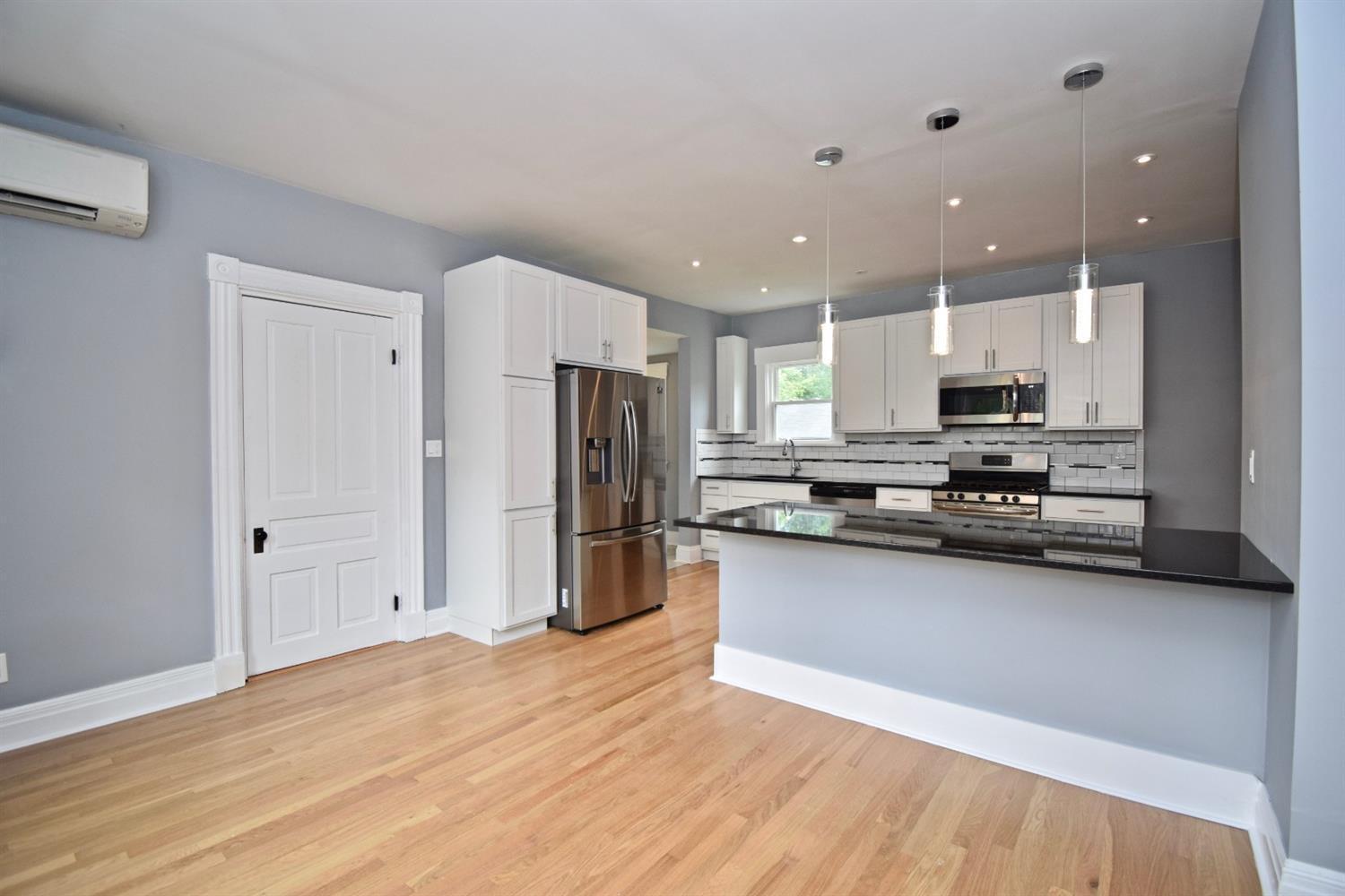 1047 Asbury Road Cincinnati, OH 45255 - Photo 6 of 37 Gallery Image 6