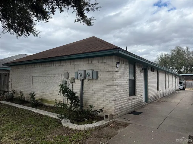 $950 | 716 Robin Avenue, McAllen, TX 78504
