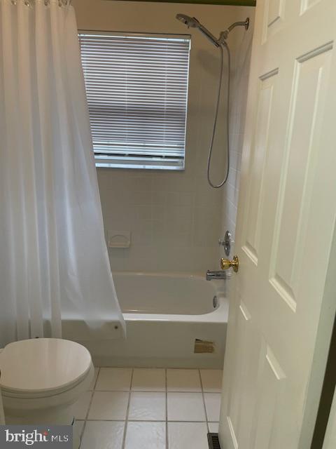 9200 Old Newtown Road Philadelphia, PA 19115 - Photo 8 of 36 a bathroom with a toilet and a shower