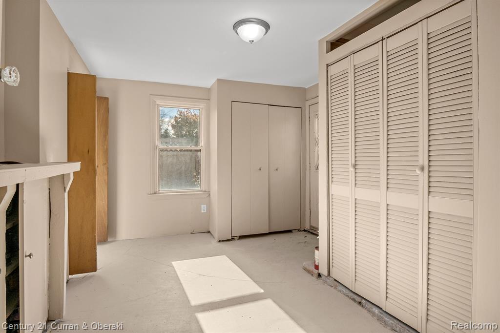 20634 Ridgemont Road Harper Woods, MI 48225 - Photo 22 of 38