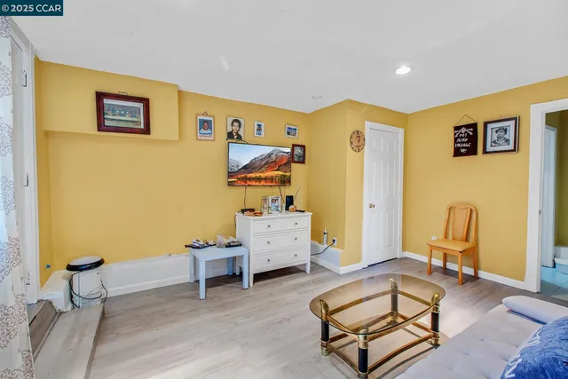 $1,099,000 | 985 39th Street, Oakland, CA 94608