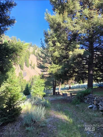 $200,000 | 27 Grizzly Lane, Challis, ID 83226