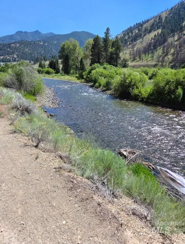 $200,000 | 27 Grizzly Lane, Challis, ID 83226