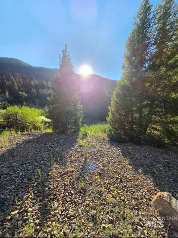 $200,000 | 27 Grizzly Lane, Challis, ID 83226