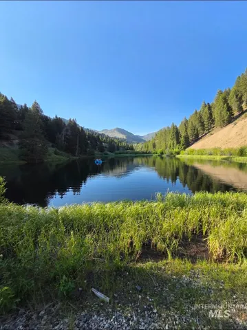 $200,000 | 27 Grizzly Lane, Challis, ID 83226