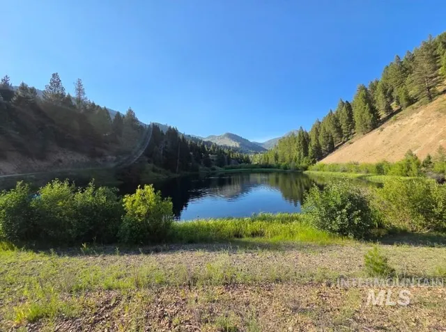 $200,000 | 27 Grizzly Lane, Challis, ID 83226