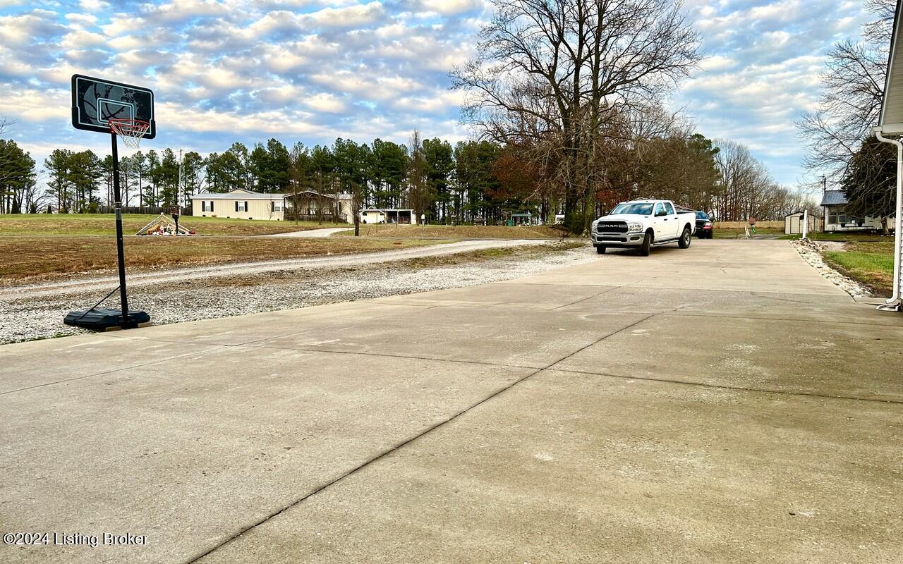 559 Grant Road Leitchfield, KY 42754 - Photo 11 of 57 Concrete Driveway