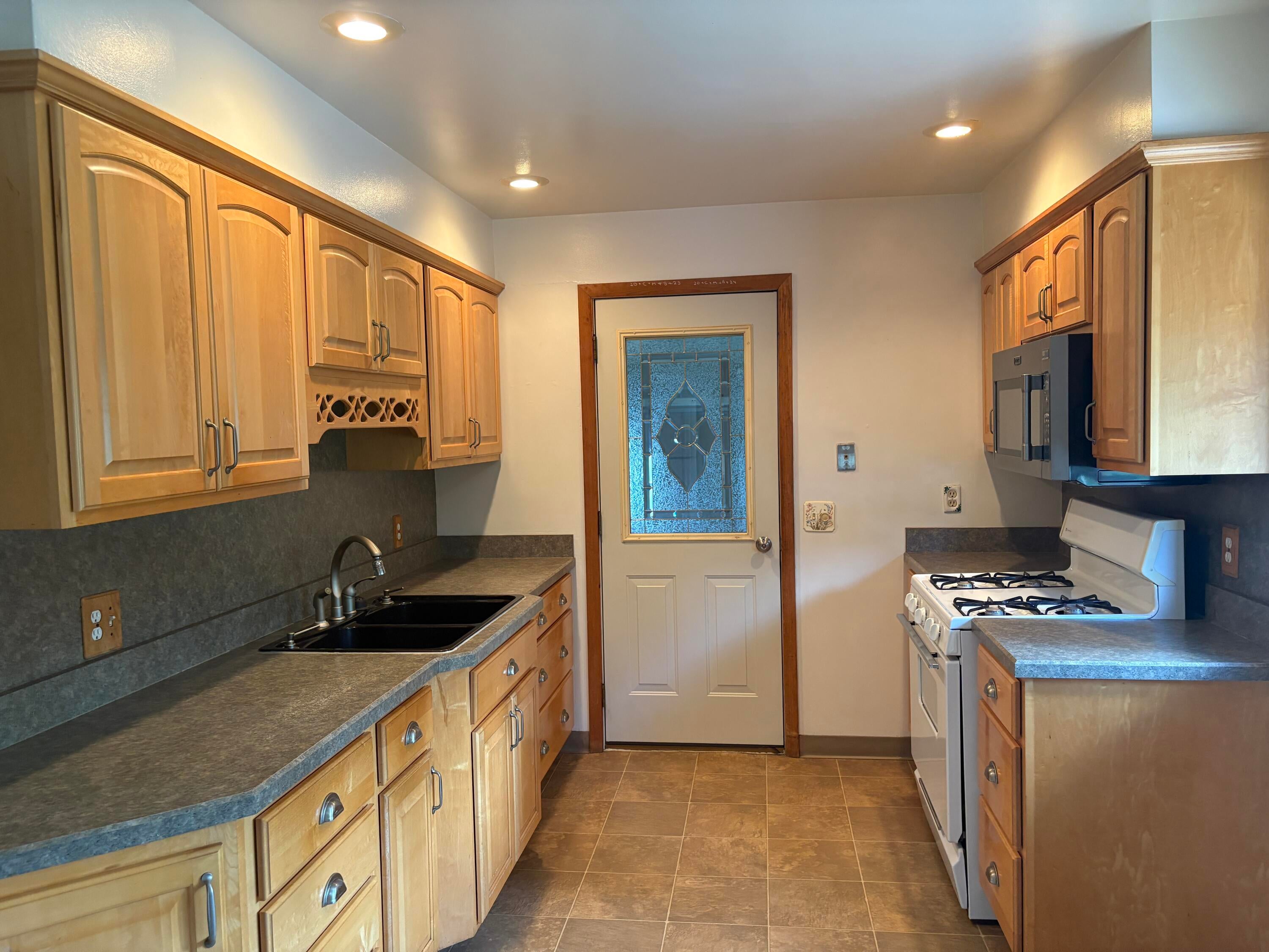 1073 Lake Winyah Road Alpena, MI 49707 - Photo 5 of 16 Kitchen