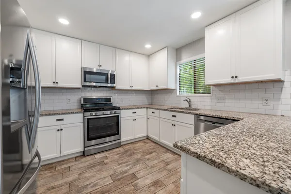 $2,500 | 7501 Whistlestop Drive, Austin, TX 78749