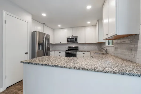 $2,500 | 7501 Whistlestop Drive, Austin, TX 78749