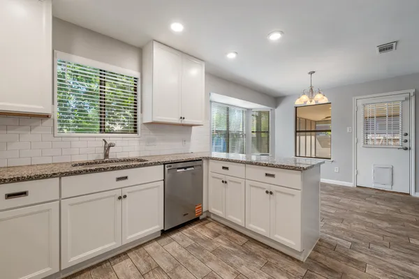 $2,500 | 7501 Whistlestop Drive, Austin, TX 78749