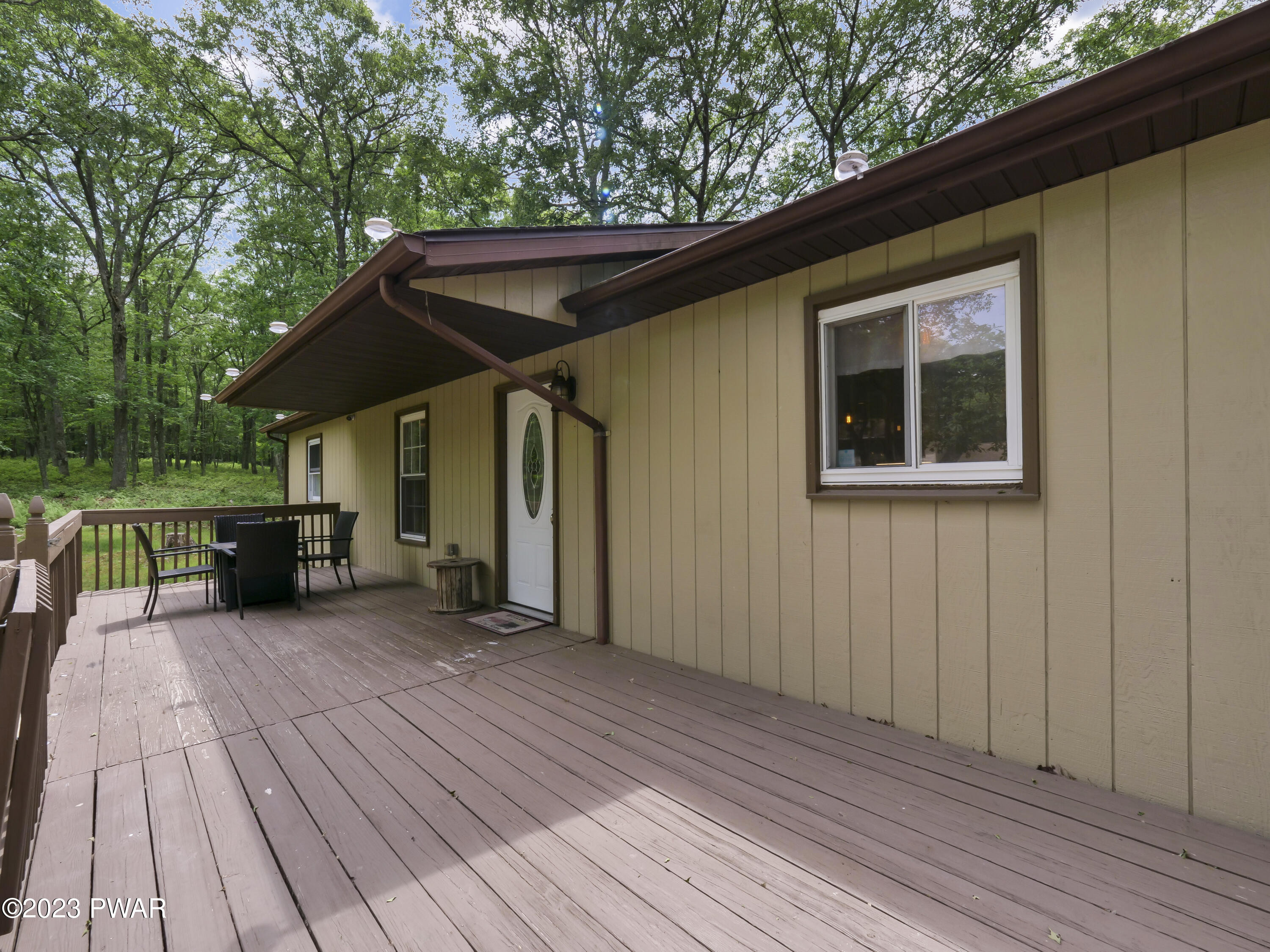 2120 Spring Drive Bushkill, PA 18324 - Photo 5 of 27 Deck