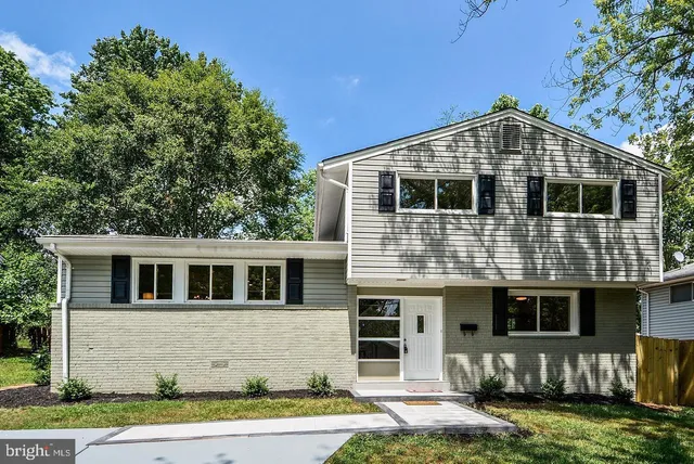 $469,900 | 7422 Dominion Drive, Oxon Hill, MD 20745