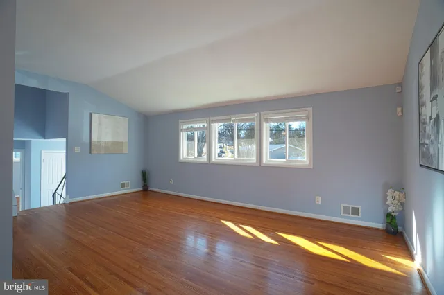 $469,900 | 7422 Dominion Drive, Oxon Hill, MD 20745