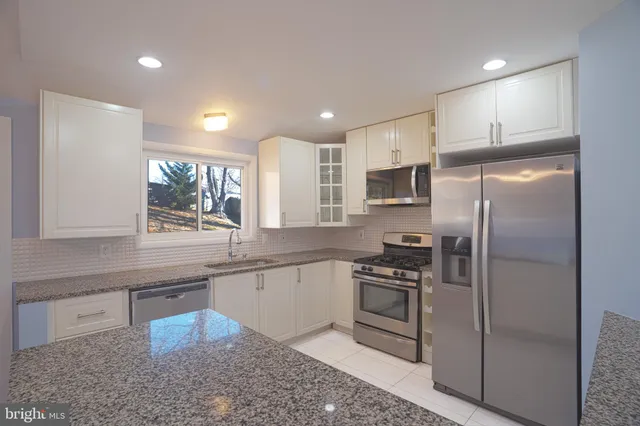 $469,900 | 7422 Dominion Drive, Oxon Hill, MD 20745