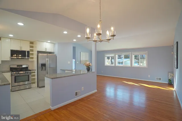 $469,900 | 7422 Dominion Drive, Oxon Hill, MD 20745