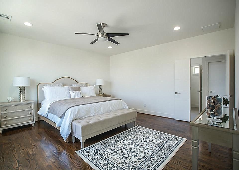 2004 Rosedale Street, Unit F Houston, TX 77004 - Photo 28 of 30 Primary Bedroom Furnished