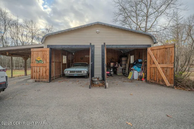 $399,000 | 128 Fish Lane, East Stroudsburg, PA 18301