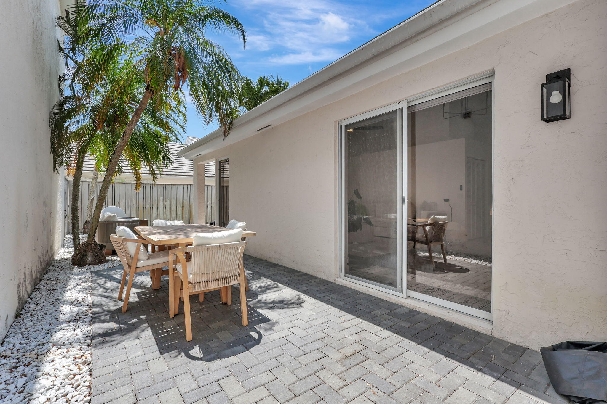 15 Admirals Court Palm Beach Gardens, FL 33418 - Photo 23 of 29 a outdoor space with a patio