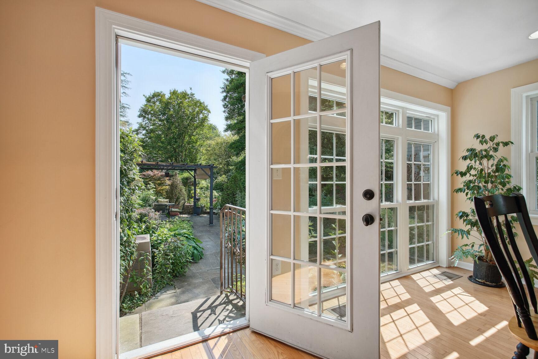 10114 Cedar Lane Kensington, MD 20895 - Photo 13 of 52