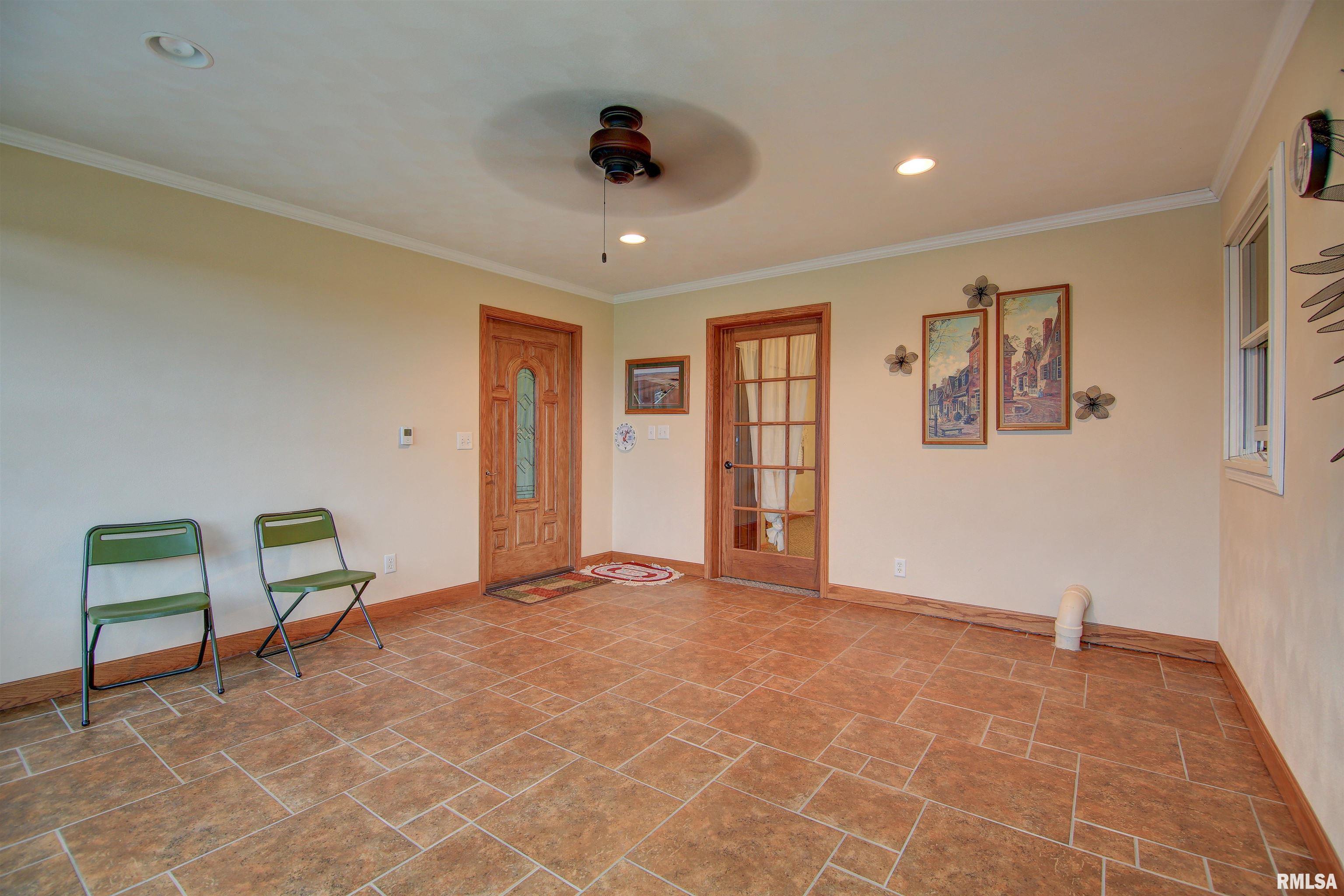 6859 Garden Plain Road Fulton, IL 61252 - Photo 3 of 30