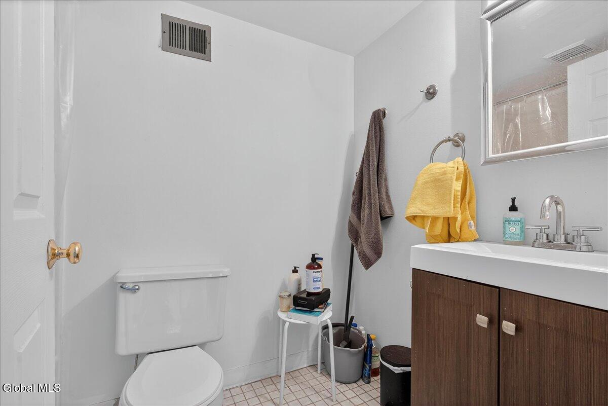 206 North Pearl Street, Unit 204 Albany, NY 12207 - Photo 27 of 37 22-206 N PEARL-16