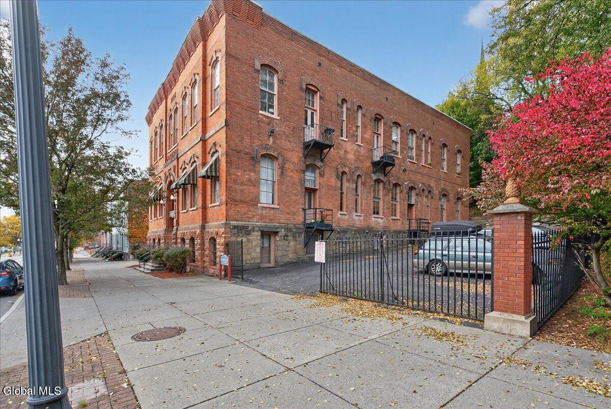 206 North Pearl Street, Unit 204 Albany, NY 12207 - Photo 3 of 37 03-206 N PEARL-35