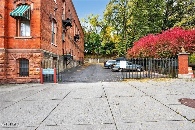 $219,900 | 206 North Pearl Street, Unit 204, Albany, NY 12207