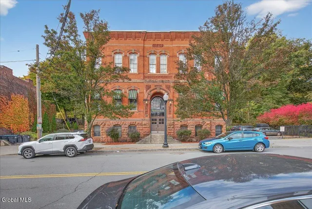 $219,900 | 206 North Pearl Street, Unit 204, Albany, NY 12207