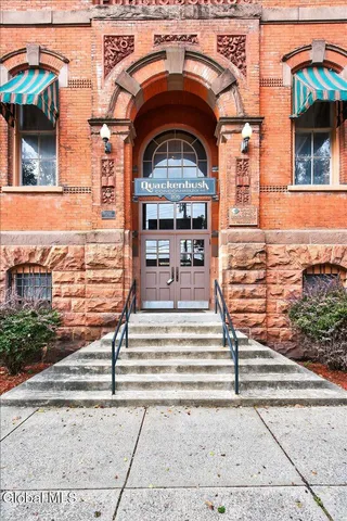 $219,900 | 206 North Pearl Street, Unit 204, Albany, NY 12207