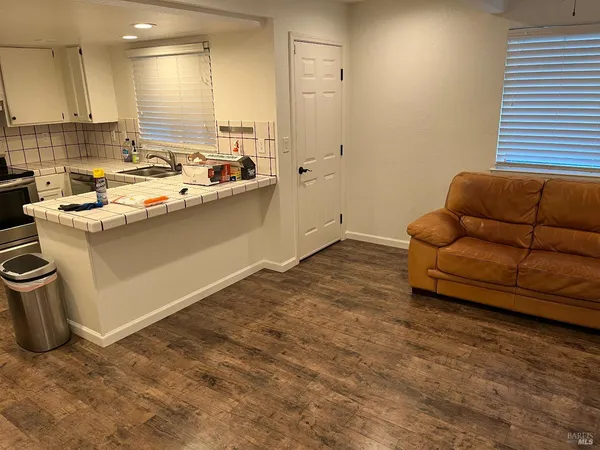 $2,750 | 329 East T Street, Benicia, CA 94510