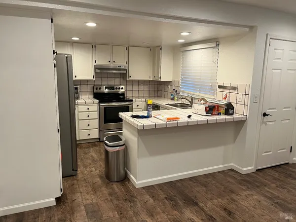 $2,750 | 329 East T Street, Benicia, CA 94510