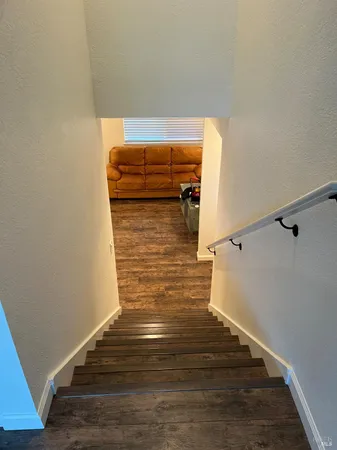 $2,750 | 329 East T Street, Benicia, CA 94510