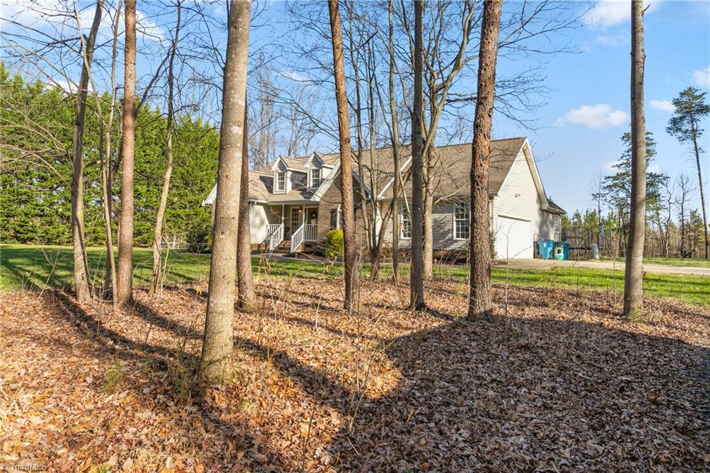 5719 Porterfield Road Browns Summit, NC 27214 - Photo 4 of 41 Gallery Image 4