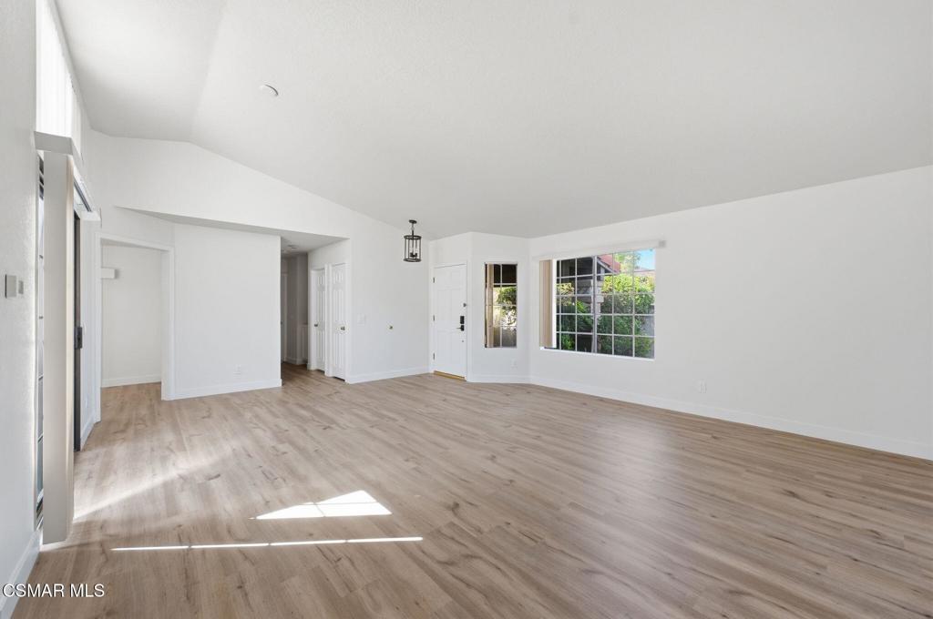 802 Congressional Road Simi Valley, CA 93065 - Photo 7 of 37
