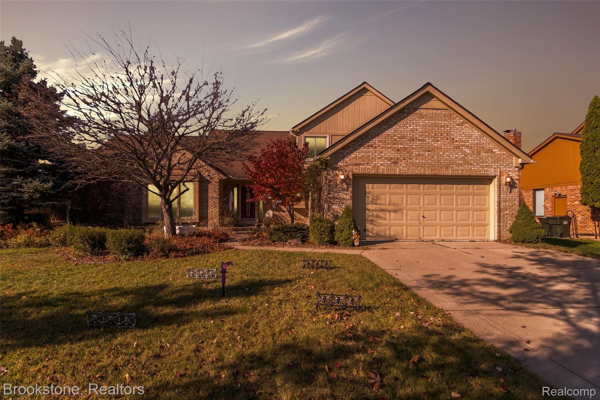 2041 Reagan Drive Rochester, MI 48309 - Photo 1 of 27 01-2041 Reagan Dr-windowstill-reale.jpg