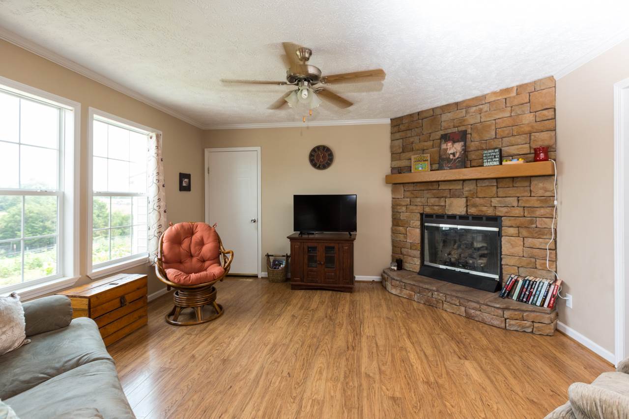 1780 Laurel Hill Road Verona, VA 24482 - Photo 5 of 36 Gallery Image 5