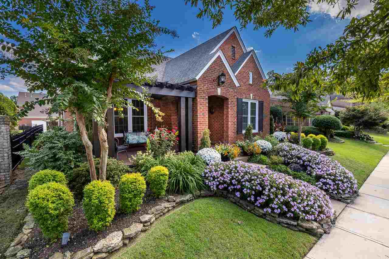 324 Colbert Street East Collierville, TN 38017 - Photo 2 of 25 Gallery Image 2