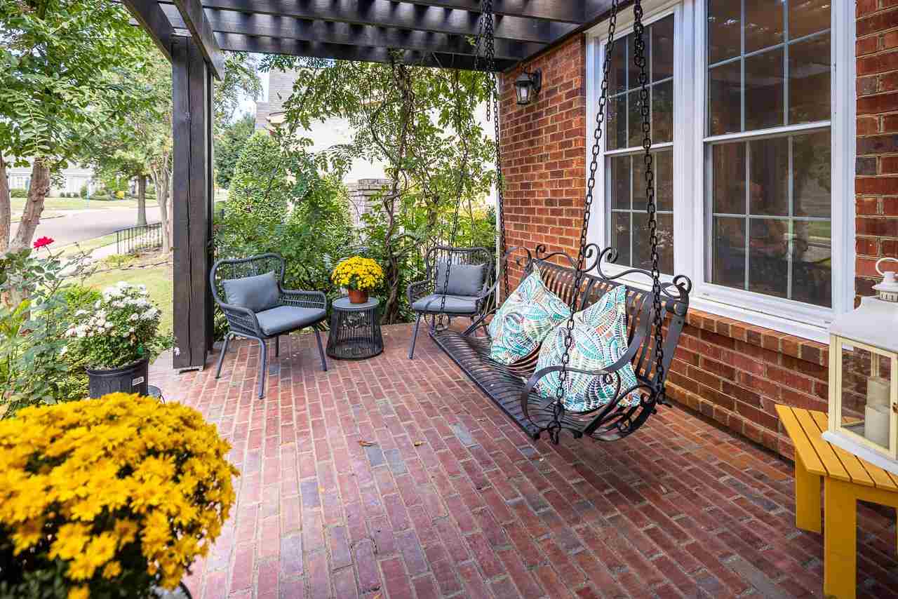 324 Colbert Street East Collierville, TN 38017 - Photo 3 of 25 Gallery Image 3