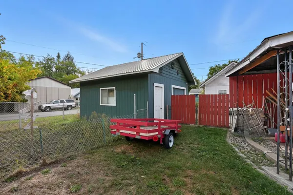 $280,000 | 103 Houghton Street, Ione, WA 99139