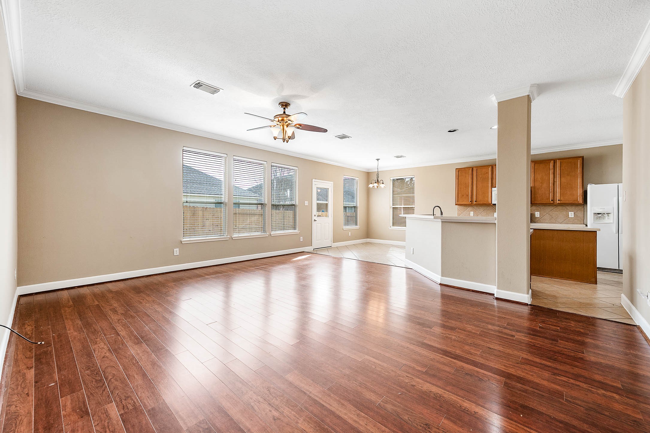 952 Crannog Way Conroe, TX 77301 - Photo 2 of 32