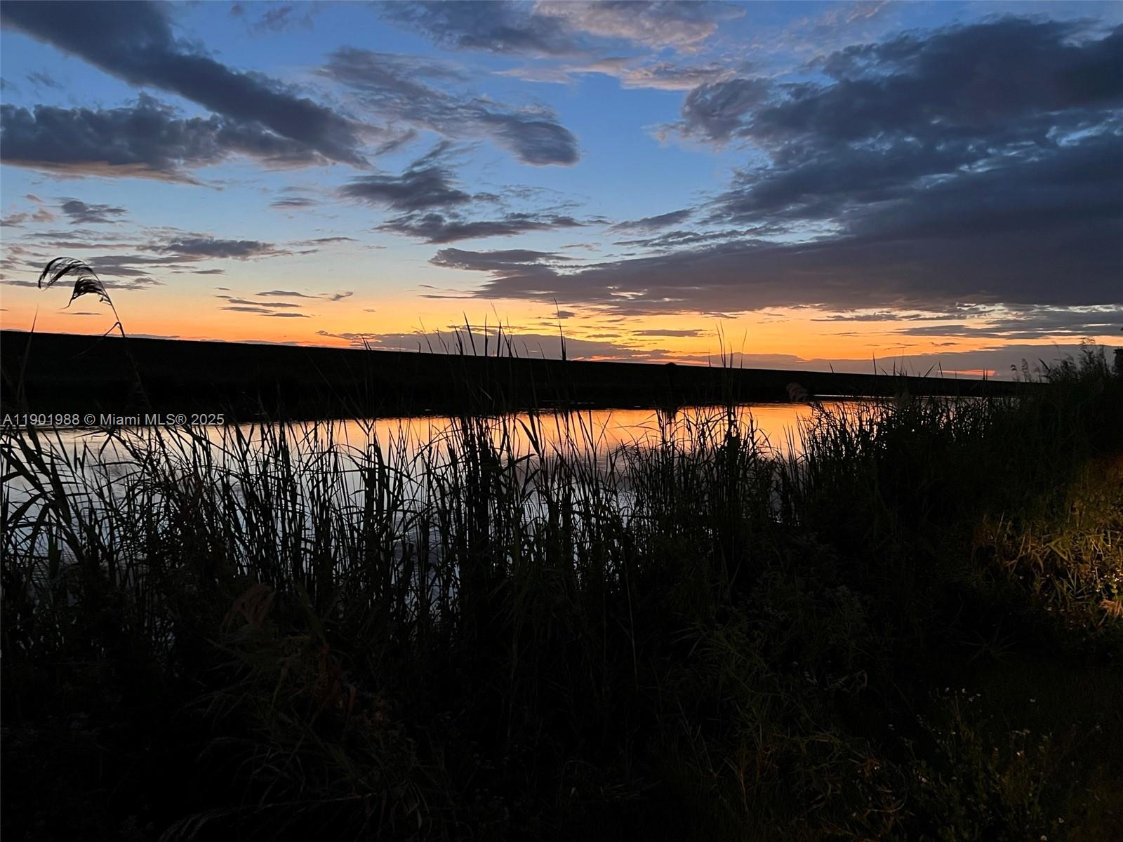 12600 Southwest Conners Highway Okeechobee, FL 34974 - Photo 8 of 60 a view of ocean from a balcony