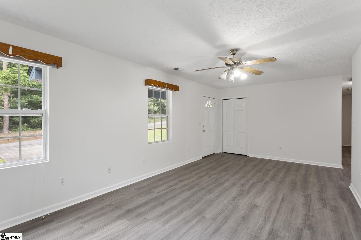 123 Sequayah Drive Fair Play, SC 29643 - Photo 4 of 46