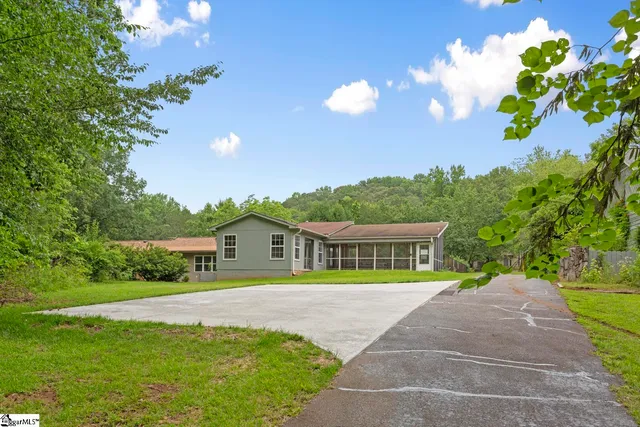 $270,000 | 123 Sequayah Drive, Fair Play, SC 29643