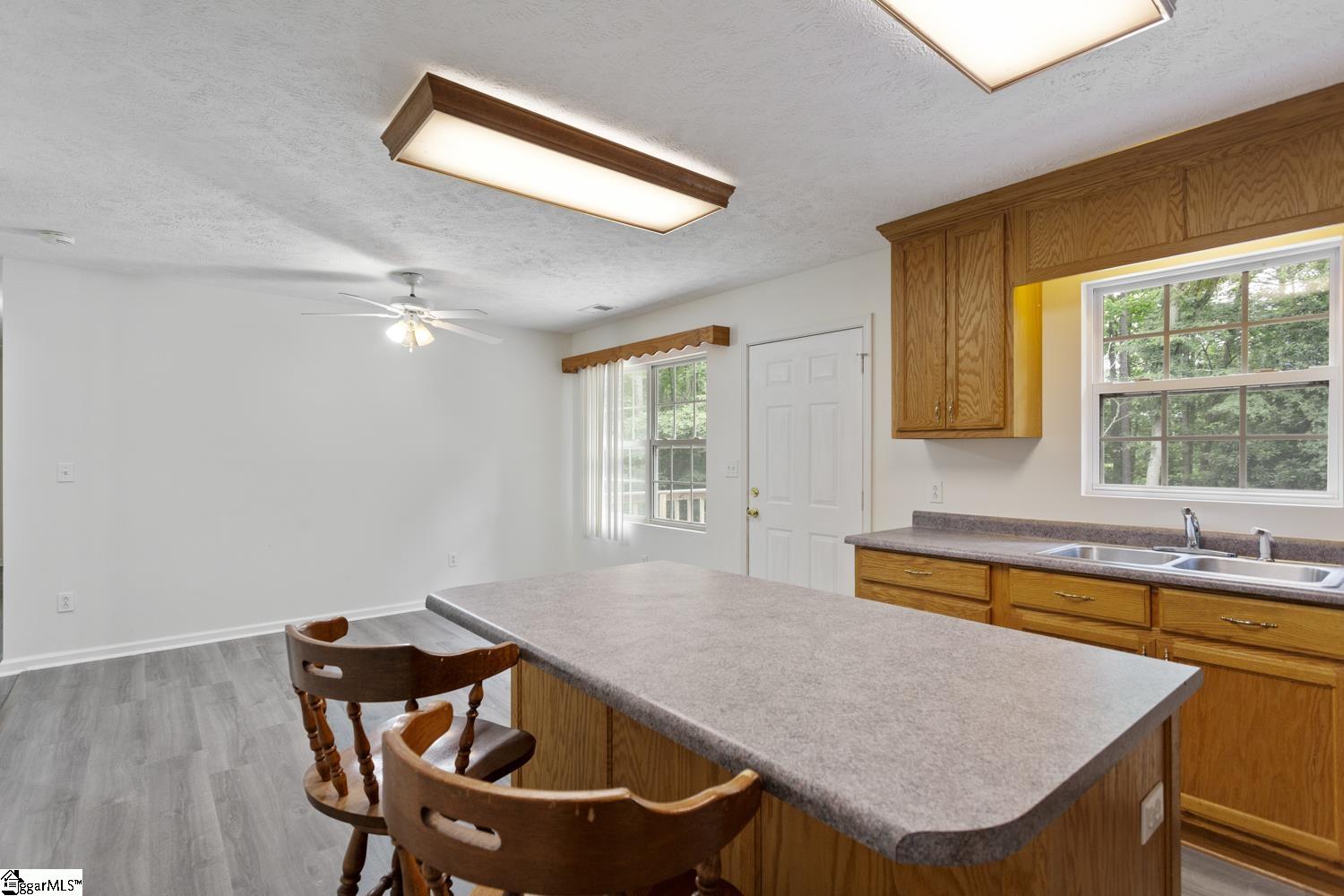 123 Sequayah Drive Fair Play, SC 29643 - Photo 5 of 46
